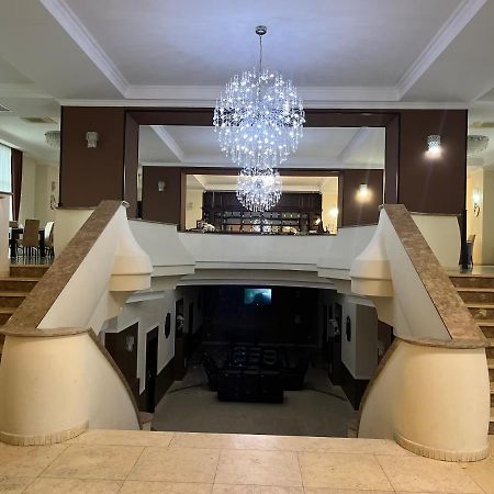Albert Hotel Ploiesti Luaran gambar