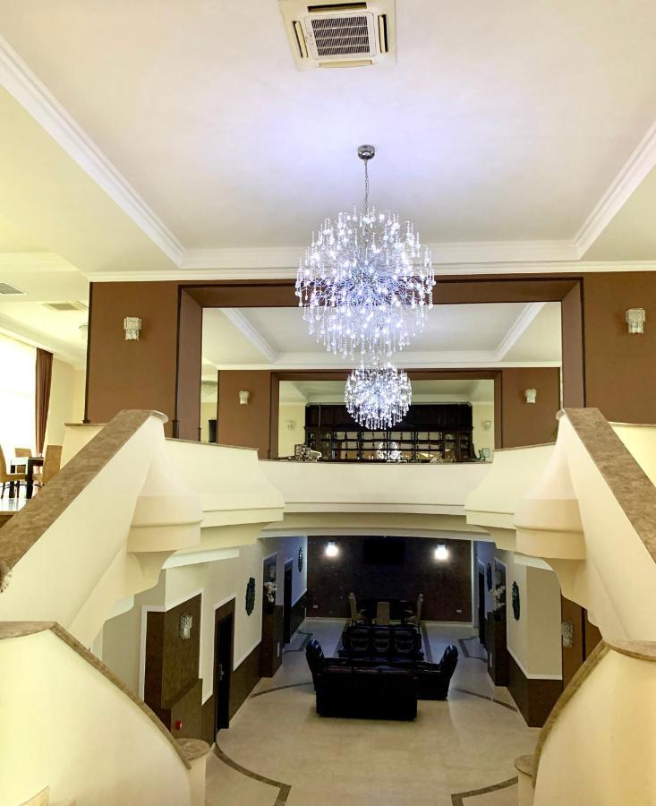Albert Hotel Ploiesti Luaran gambar