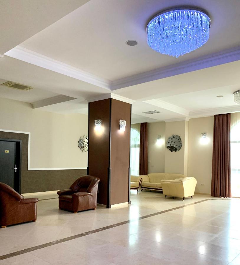 Albert Hotel Ploiesti Luaran gambar