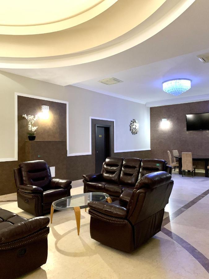 Albert Hotel Ploiesti Luaran gambar