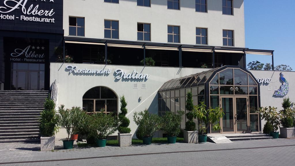 Albert Hotel Ploiesti Luaran gambar