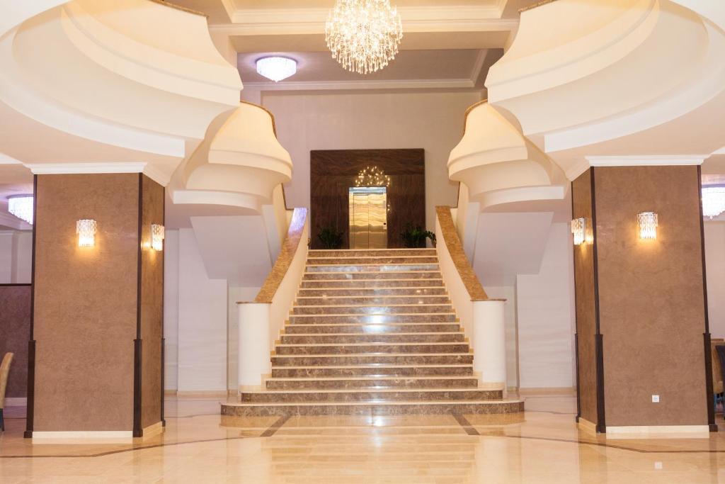 Albert Hotel Ploiesti Luaran gambar